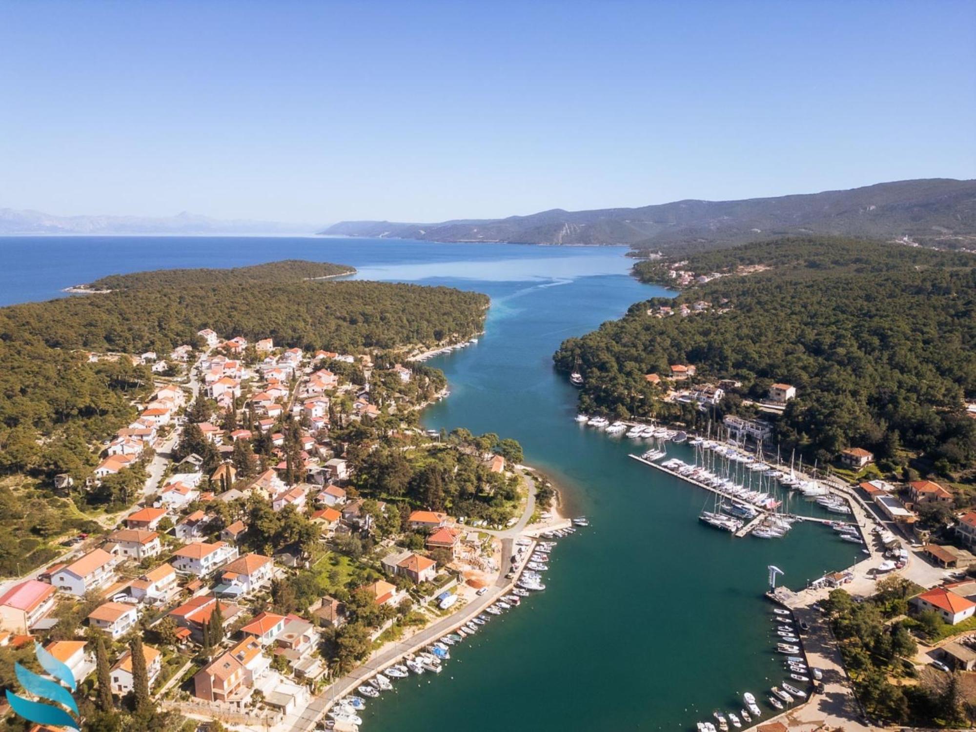 Apartment Hvar &