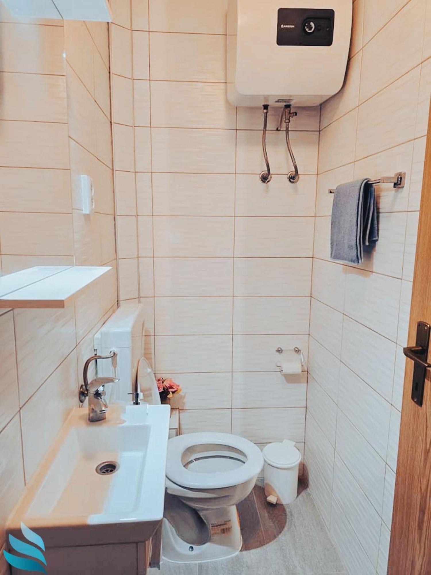Apartment Hvar & *
